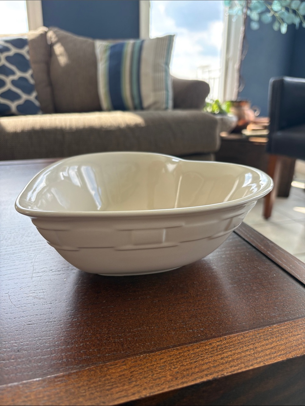 Longaberger heart-shaped dish in the Woven Traditions Ivory pattern
